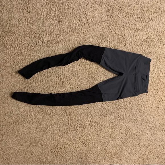 ALO legging size small - Picture 3 of 5